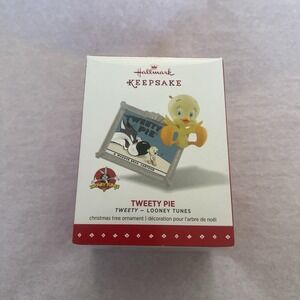 Hallmark Keepsake Tweety Pie Ornament - Yellow, Red, White
